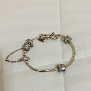Pandora bracelet !